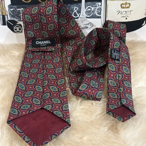 🔥 CHANEL PATTERNED MENS TIES PRESTINE CONDITION - Picture 1 of 8